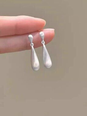 Matte Brushed Silver Teardrop Dangle Earrings Simple Elegant Minimal Statement E